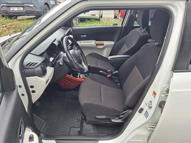 Suzuki Ignis ELEGANCE 1,2i 90k M5 - fotka 12 z 24