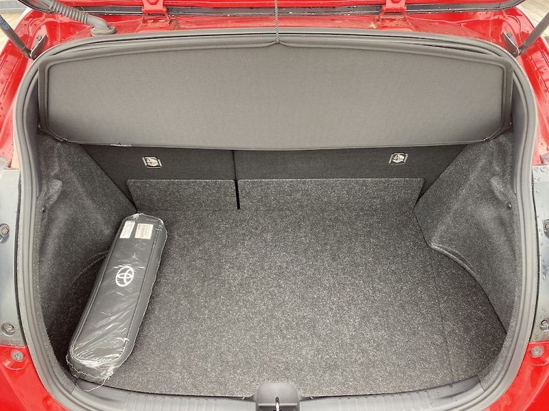 Toyota GR Yaris 1.6iT, Sport, manual, 4x4, DPH - fotka 28 z 29