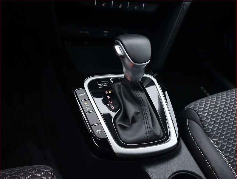 Kia Ceed (2025) 1.5 T-GDI - fotka 16 z 24