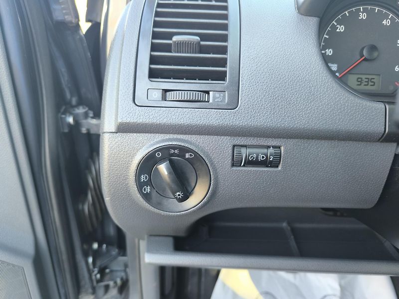 Volkswagen Polo (2004) 1.2 DOLOŽENÉ KM - fotka 21 z 28