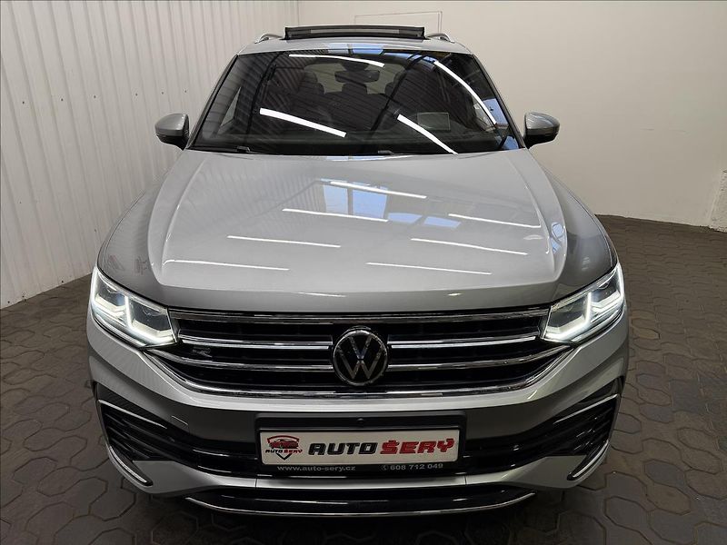 Volkswagen Tiguan Allspace R-LINE 180kW DCC H&K HUD PANO - fotka 13 z 50