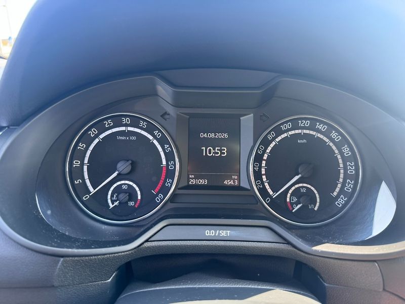 Škoda Octavia (2013) RS 2,0 TDI 135 KW DSG - fotka 24 z 47