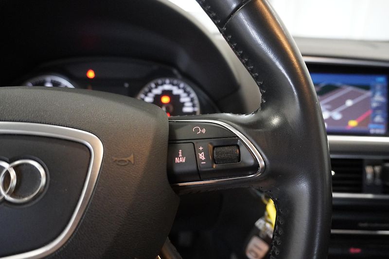 Audi Q5  2,0 TFSI QUATTRO AUT. - fotka 17 z 27