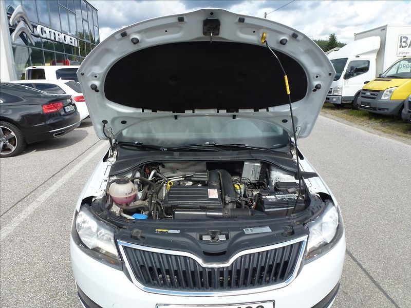 Škoda Rapid 1,4 TSI DSG Automat Spaceback - fotka 37 z 47
