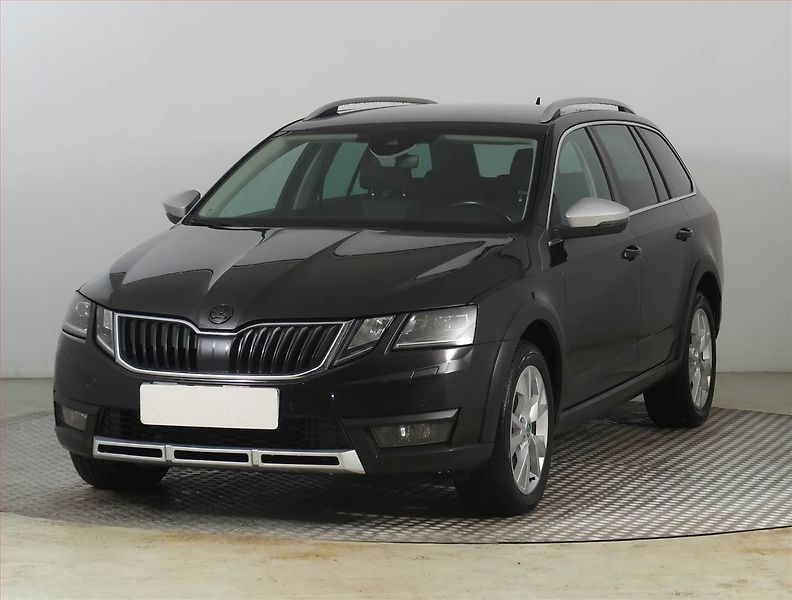 Škoda Octavia (2018) Scout 2.0 TDI, 4X4, Automat - fotka 2 z 28