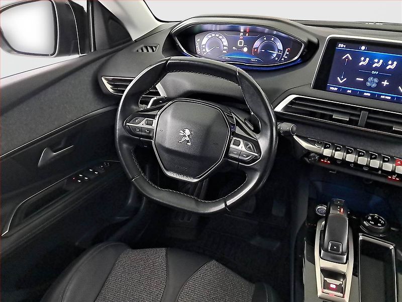 Peugeot 3008 (2018) 2.0 BlueHDi, Automat - fotka 7 z 18