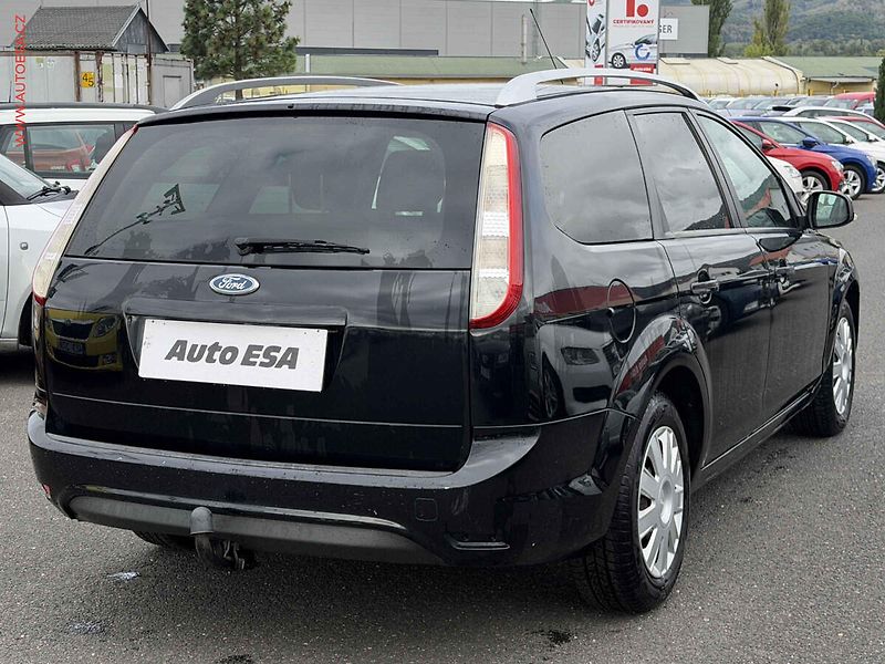 Ford Focus (2008) 1.6, AC - fotka 4 z 15