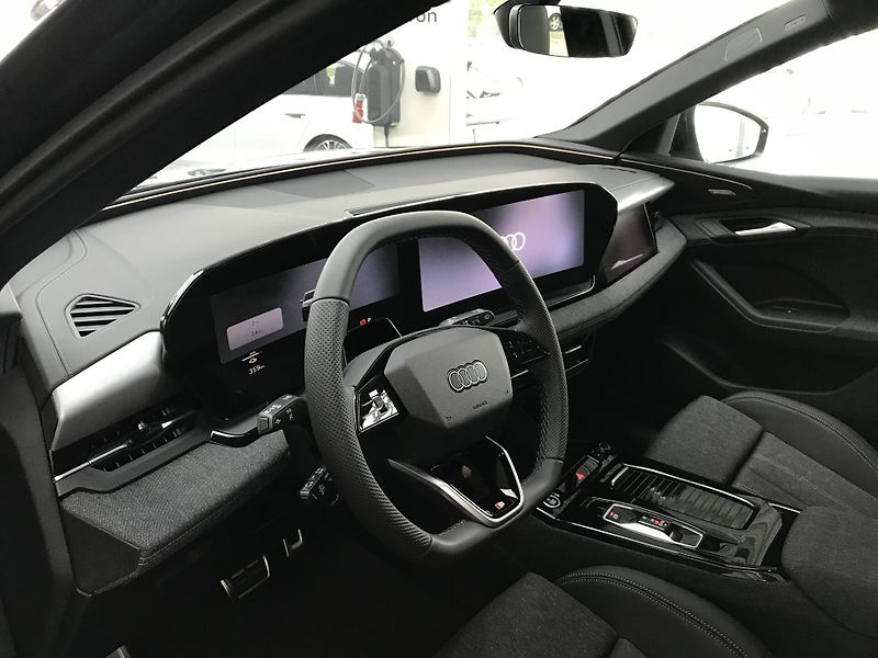 Audi Q6 e-tron quattro 100kWh - fotka 16 z 22