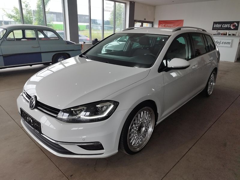 Volkswagen Golf (2017) TSI,92KW,FULL,LED,19ALU,TAŽNÝ - fotka 4 z 39