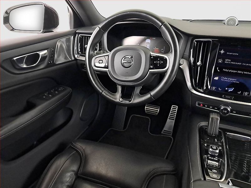 Volvo V60 (2021) R-Design T8 Twing Engine - fotka 7 z 27