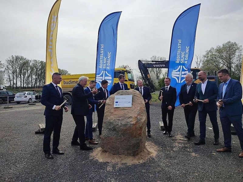 Kontrolní den na stavbě dálnice D35 u Vysokého Mýta.