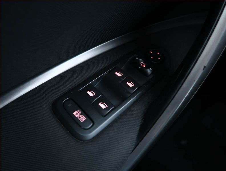 Citroën C5 (2014) 1.6 HDi, nová STK, slušný stav - fotka 18 z 18