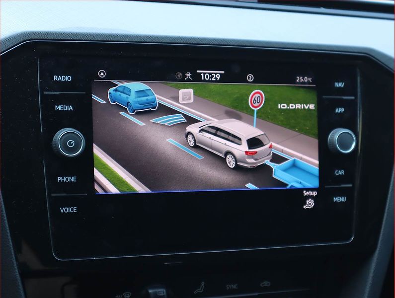 Volkswagen Passat (2021) 2.0 TDI, Automat, Serv.kniha - fotka 22 z 23