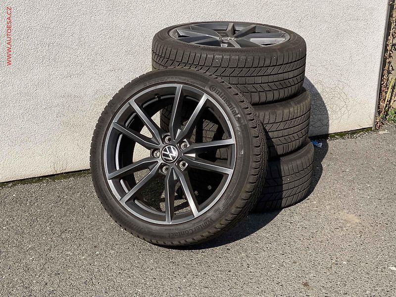 Volkswagen Golf (2023) 1.5 TSi, ČR, LED, navi, park - fotka 19 z 19