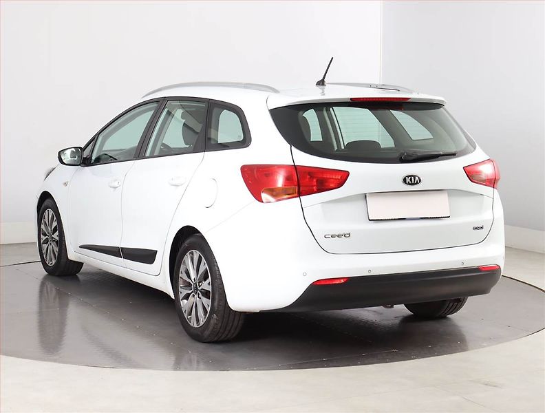 Kia Ceed (2015) 1.4 CRDi, po STK - fotka 4 z 17