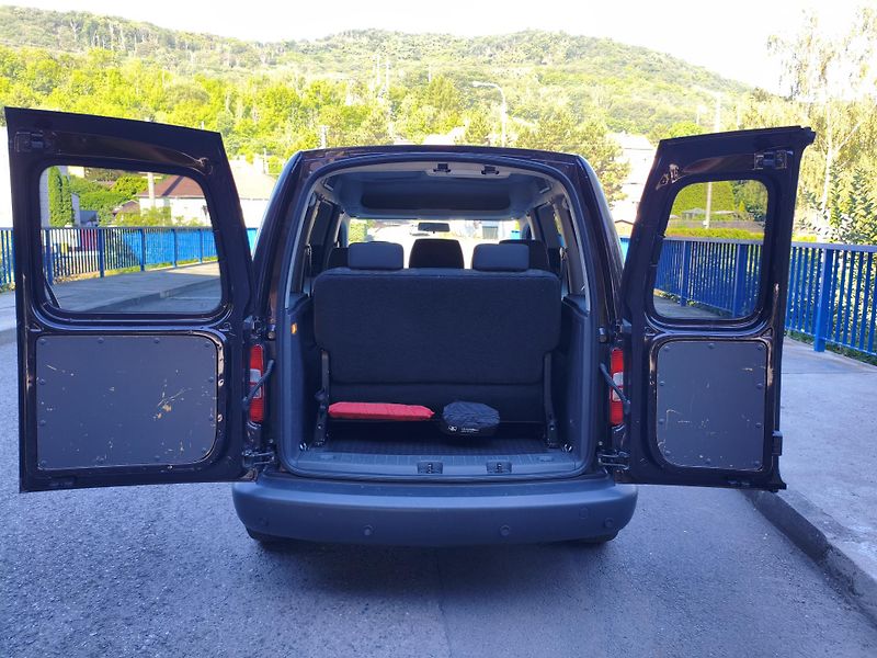 Volkswagen Caddy (2012) 1,2 TSI Trend 7 míst - fotka 25 z 30