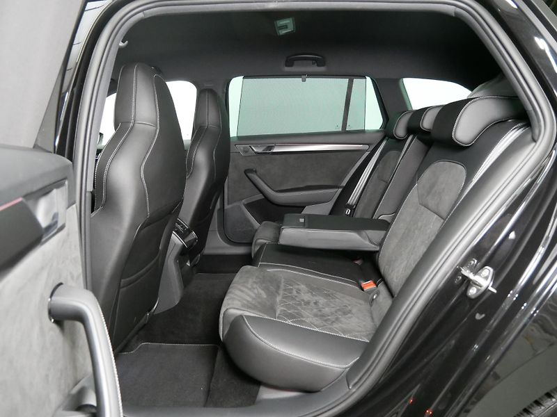 Škoda Superb - fotka 7 z 24