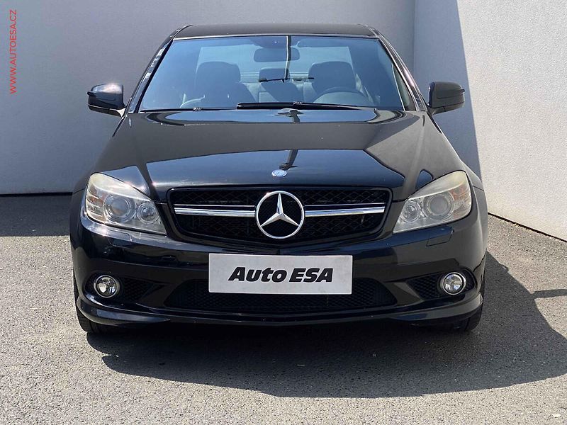 Mercedes-Benz Třídy C (2007) 3.0i 280, AC, temo, bixenon - fotka 2 z 16