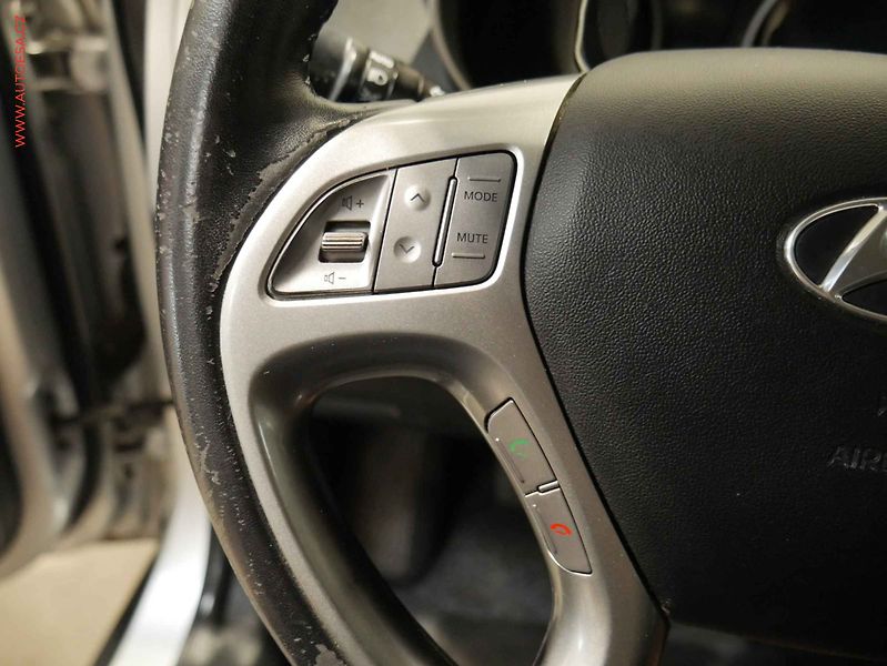 Hyundai ix35 (2011) 1.6GDi, ČR, AC, park.čidla - fotka 14 z 17