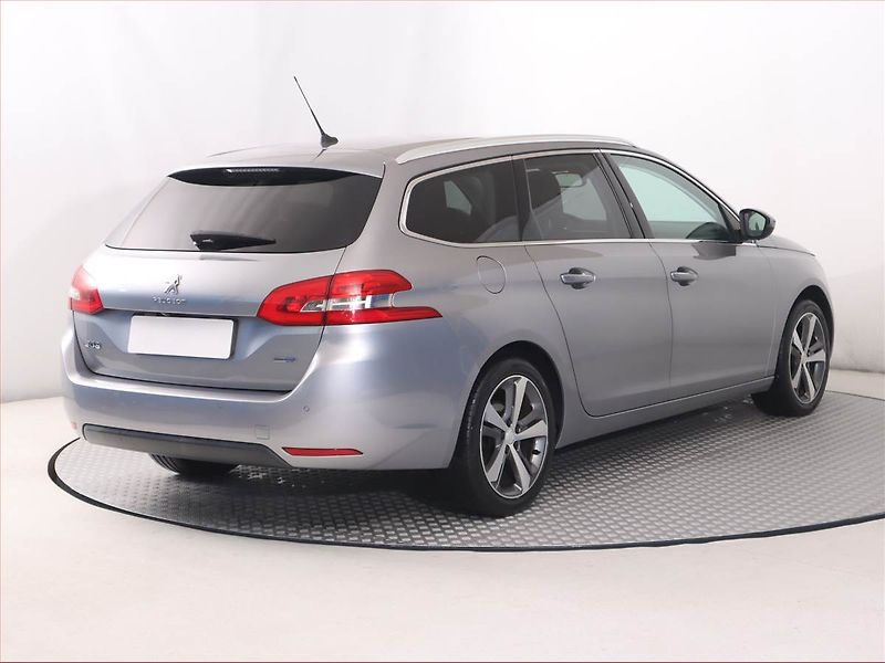 Peugeot 308 (2016) 1.6 BlueHDi, Serv.kniha, Navi - fotka 5 z 19