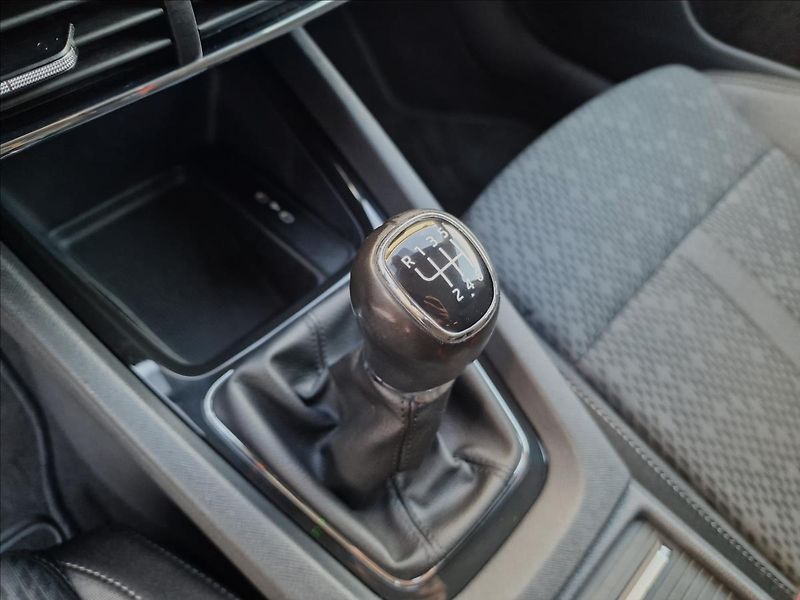 Škoda Octavia 2.0TDI Style Combi,ČR,1.Maj. - fotka 35 z 49