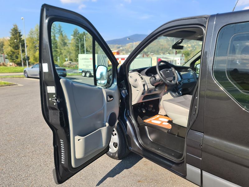 Opel Vivaro (2012) LONG 2.0 CDTi HRADEC KRÁLOVÉ - fotka 38 z 89
