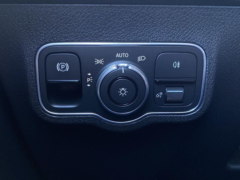 Mercedes-Benz GLB GLB 220 4M Advanced - fotka 17 z 28