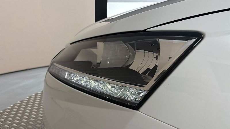Škoda Fabia 1.0 TSI Ambition Combi - fotka 18 z 24