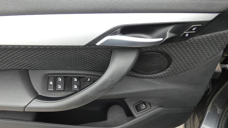 BMW X1 sDrive 18i - fotka 9 z 24