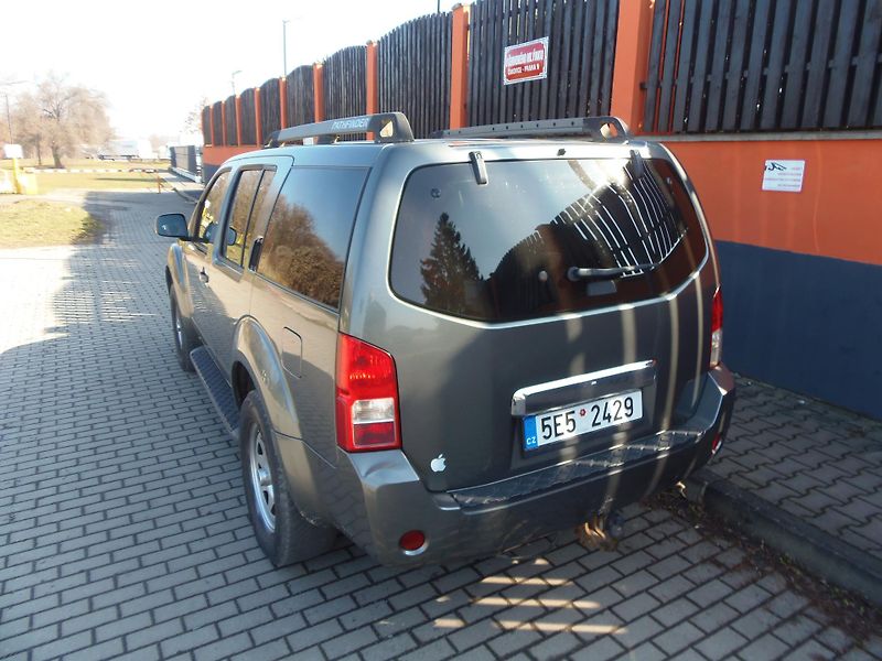 Nissan Pathfinder (2005) 2.5 DCi 4x4 redukce tažné 3t - fotka 4 z 16