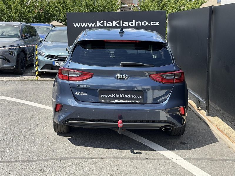 Kia Ceed 1,6 CRDI Exclusive - fotka 5 z 8