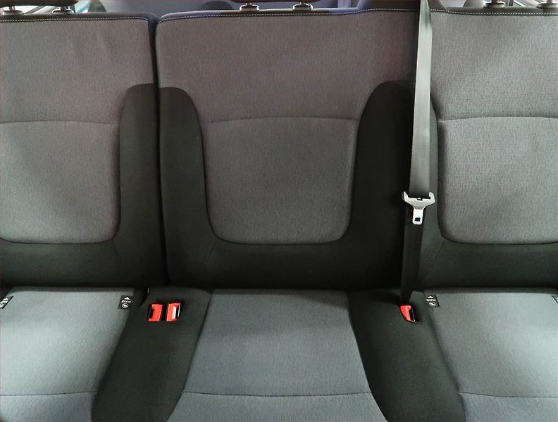Opel Vivaro (2016) 1.6 BiCDTI, Bus, 9Míst - fotka 10 z 19