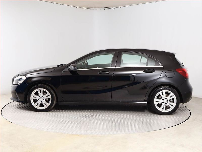 Mercedes-Benz Třídy A (2016) A 180 d, Automat, Kůže - fotka 3 z 16