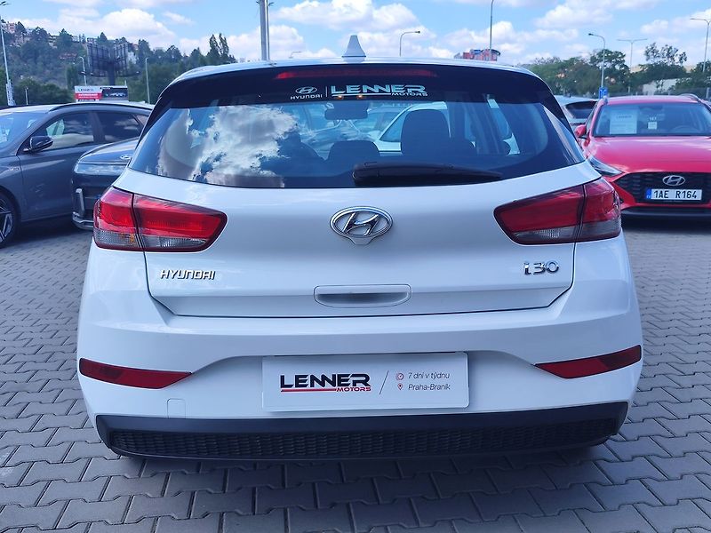 Hyundai i30 1.5i/81kW Start Plus - fotka 6 z 26
