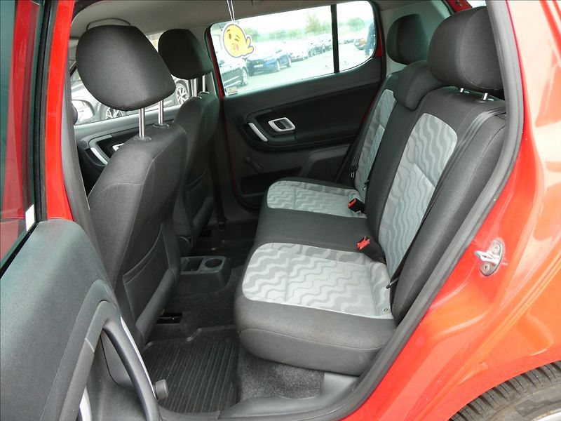 Škoda Fabia 1,6 i16V 77kW AUTOMAT,klima,ČR - fotka 17 z 30