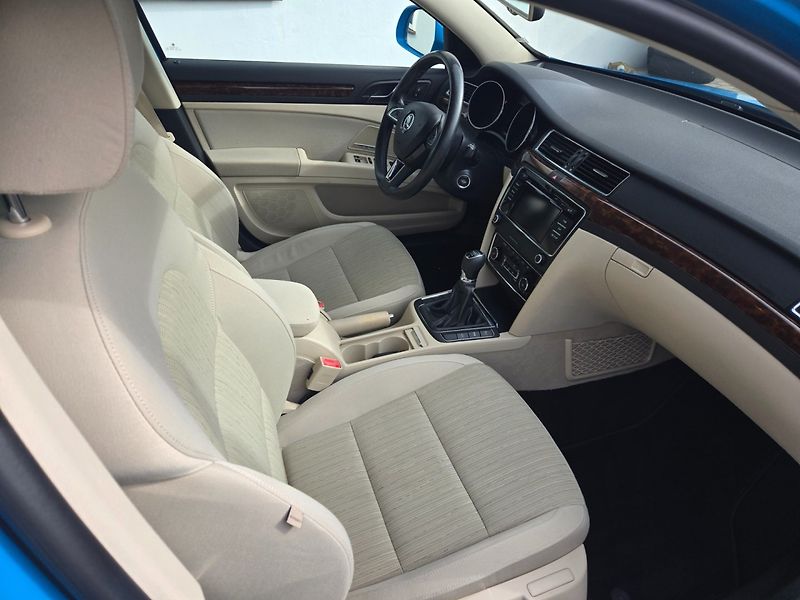 Škoda Superb (2014) 2.0 TDI TOP Výbava,Rozvody, - fotka 21 z 26