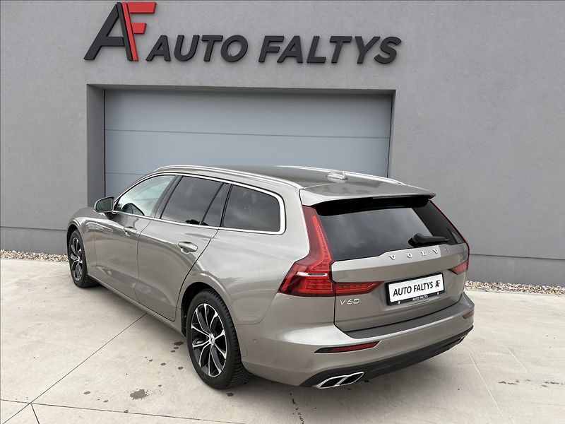 Volvo V60 2,0 D3 110 KW MOMENTUM MANUAL - fotka 4 z 26