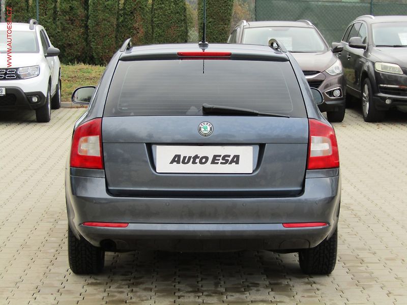 Škoda Octavia (2010) 1.6 TDi, Xenon, autoAC - fotka 5 z 20