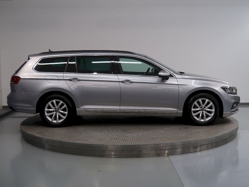 Volkswagen Passat (2023) BUSINESS PREMIUM 2.0TDI 90KW T - fotka 8 z 37