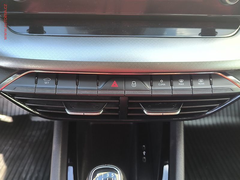 Škoda Octavia (2021) 1.5 TSi, 2.maj,ČR, Ambition - fotka 16 z 25