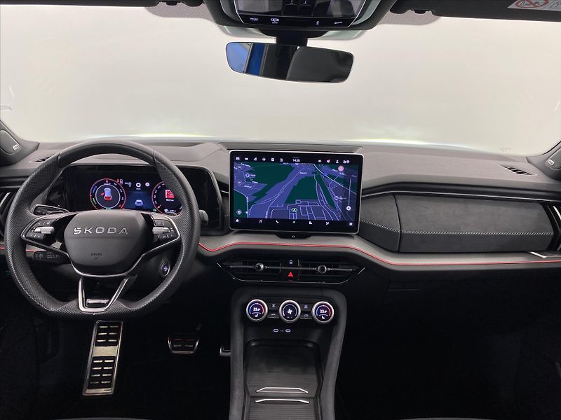 Škoda Kodiaq 1,5 TSI 150kW iV SportLine - fotka 8 z 26