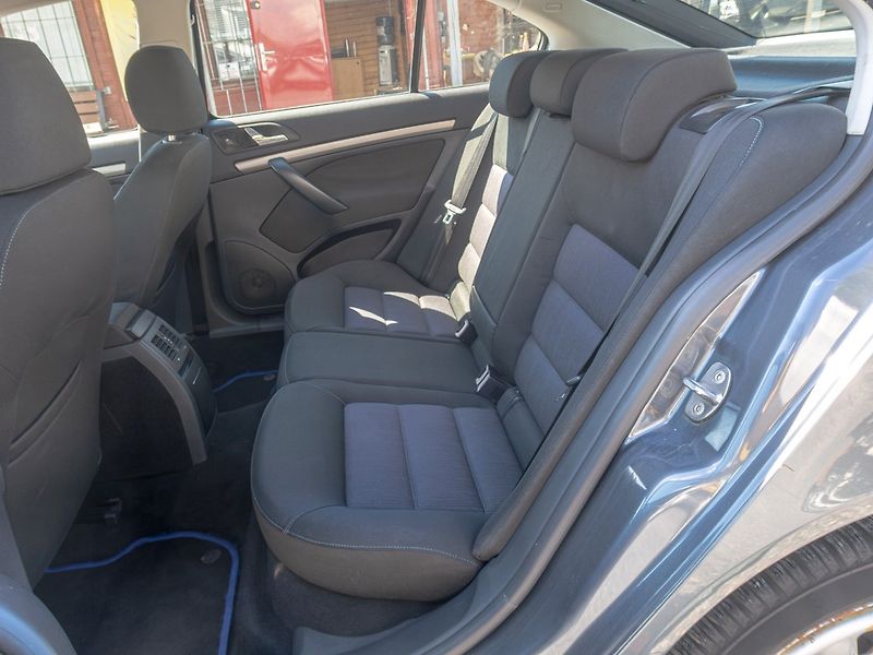 Škoda Octavia (2008) ČR 2.0TDI 103KW man – DIGI - fotka 30 z 37