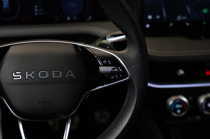Škoda Superb - fotka 17 z 25