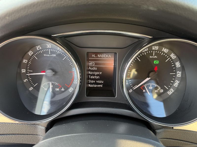 Škoda Superb (2014) 2,0TDI 125kW DSG ELEGANCE - fotka 59 z 81