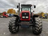 Traktor Massey Ferguson 4x4.