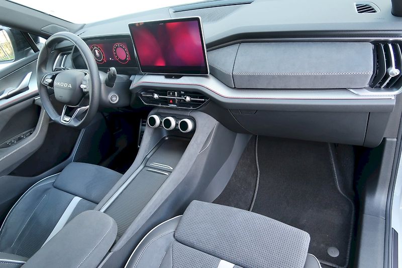 Škoda Kodiaq (2025) SportLine 2,0 TDi/110 kW  DSg - fotka 8 z 32