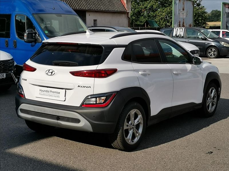 Hyundai Kona 1,6 T-GDI 145kW Smart AT - fotka 4 z 19