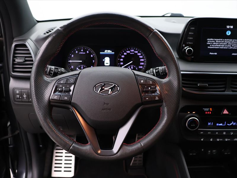 Hyundai Tucson 1,6 T-GDI 130kW 4x4 - fotka 17 z 34