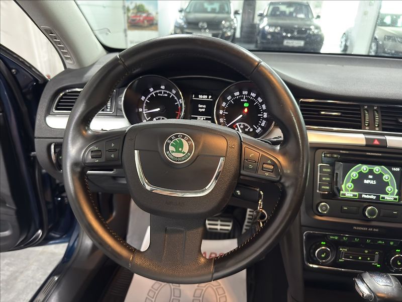 Škoda Superb 2,0   TSI DSG 147kW ELEG PANO - fotka 10 z 41