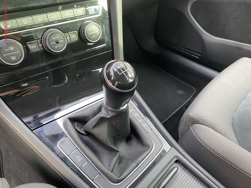 Volkswagen Golf (2013) 1.4 TSi, Highline, bixen - fotka 15 z 16
